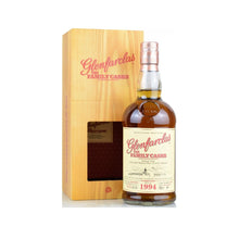 Laden Sie das Bild in den Galerie-Viewer, Glenfarclas Family Casks 1994 (S20) 70 cl